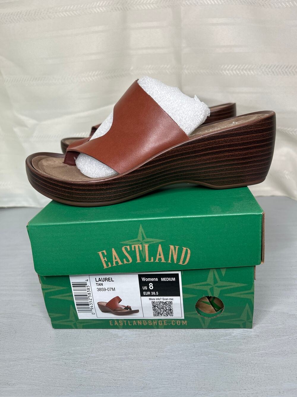 Eastland Laurel Thong Wedge Sandals Tan Womens Size 8M